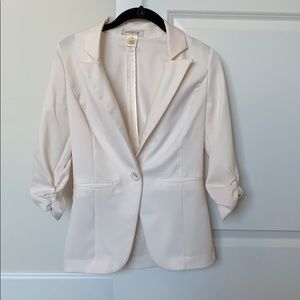 Fitted Blazer with 3/4 Length Sleeves Off White